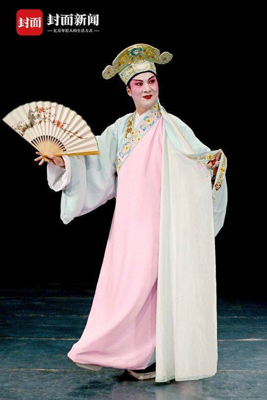 从艺从教40年 川剧名家肖德美首收爱徒 在传承中推广川剧文生