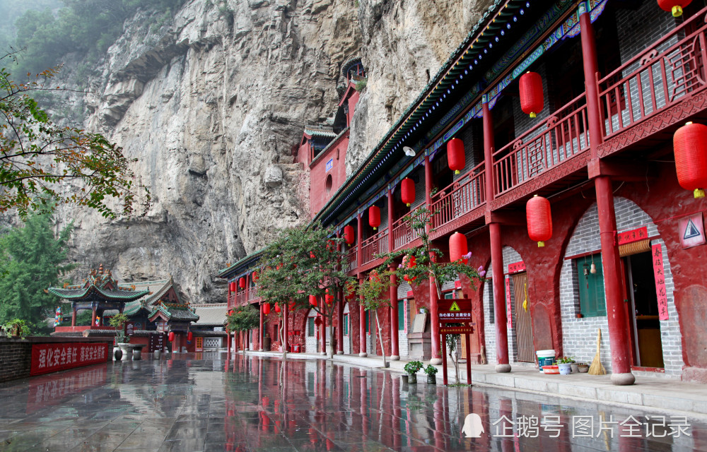 山西临汾秋雨连绵仙洞沟宛如人间仙境