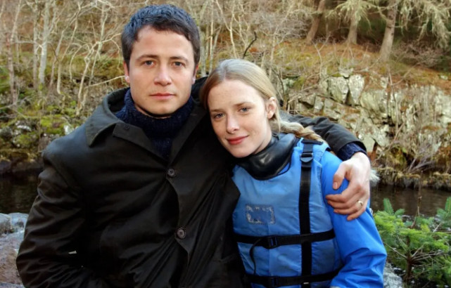 2,《魔窟》;本片注重表现洞窟与怪物,面对它们主角团的反抗求生才是本