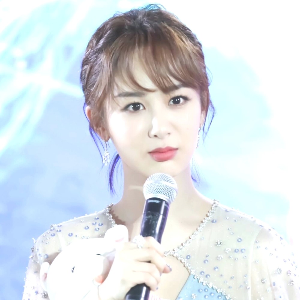 杨紫|杨紫不满up主分析其颜值，亲自举报引网友热议，你怎么看？