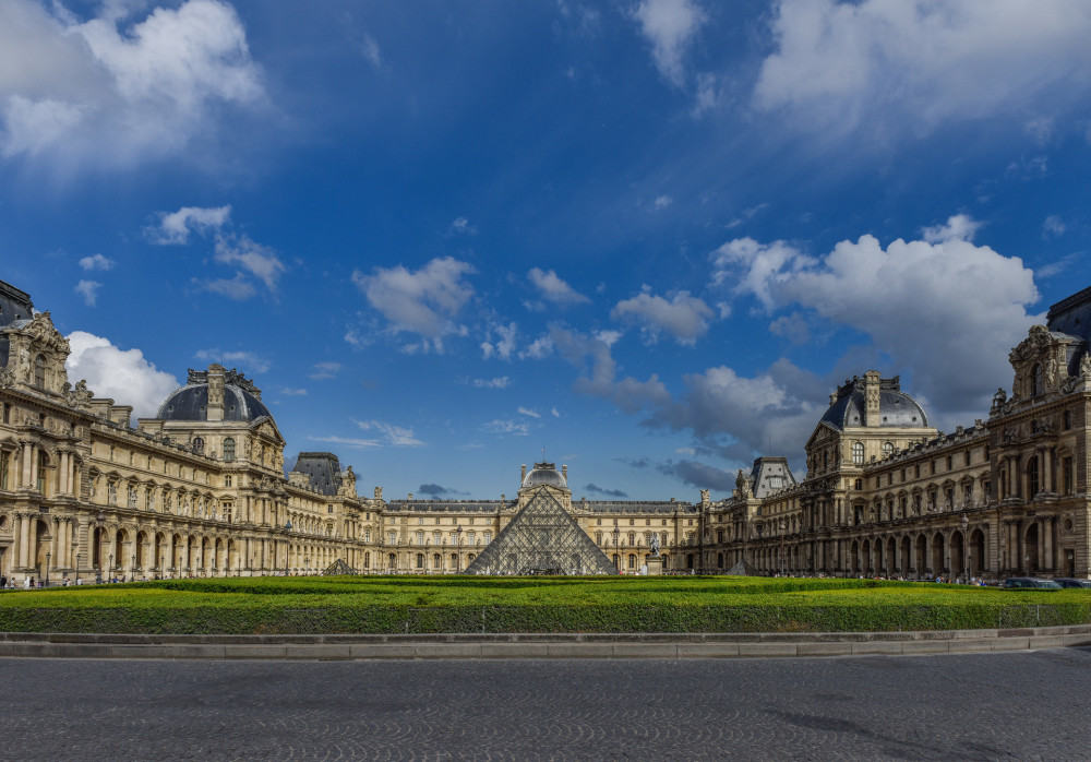 《香水》:孤独而疯狂的天才,为何走向自我毁灭?