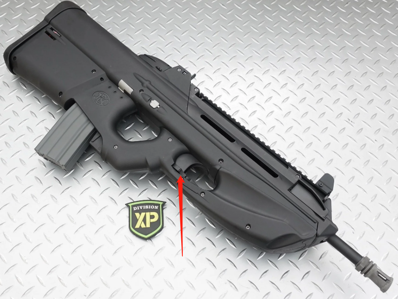 f2000步枪的快慢机位置,很别扭.