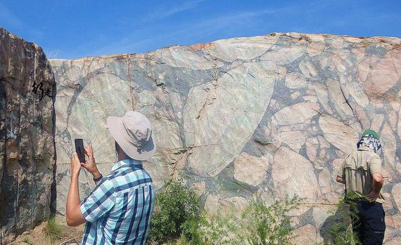 全球最大的陨石坑:面积相当于11个上海,金钻储量多到不敢公开