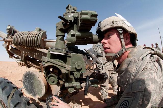 第82空降师于1988年仿照轻型步兵师的编制方案实施了改编.