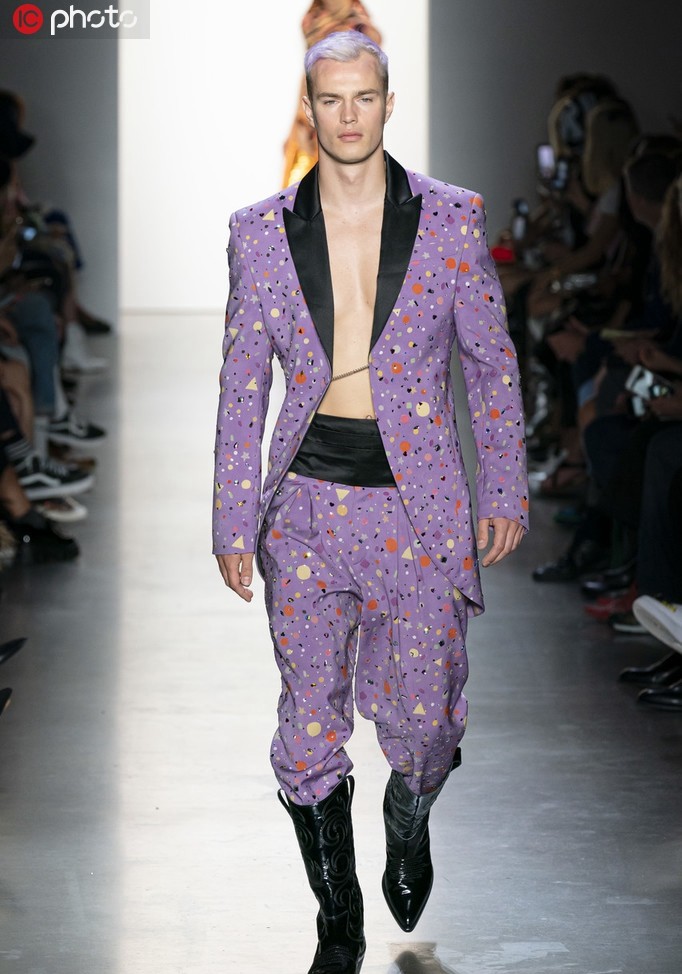 Jeremy Scott 春夏诠释高级非主流 葬爱家族最后的狂欢