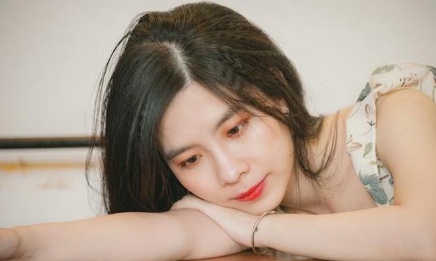 姑子回娘家住,好吃好喝招待,临走时她的话惹恼我:活该你守活寡