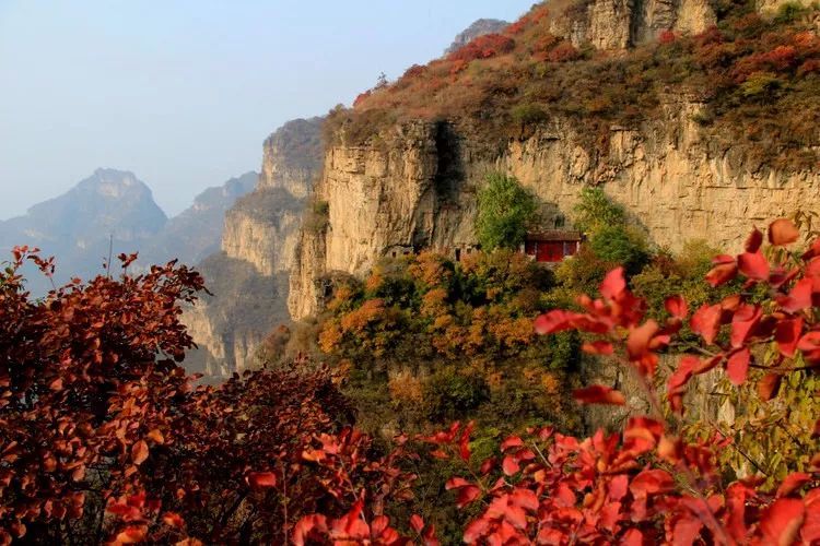 狼牙山镇|北京180公里处，有座英雄的山，这里风景美如画，秋色醉人！