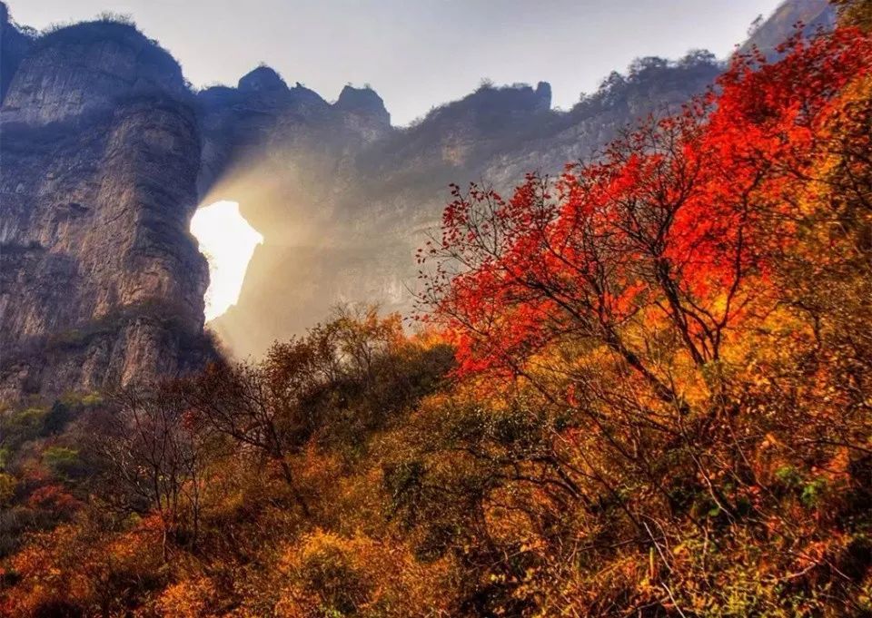 狼牙山镇|北京180公里处，有座英雄的山，这里风景美如画，秋色醉人！