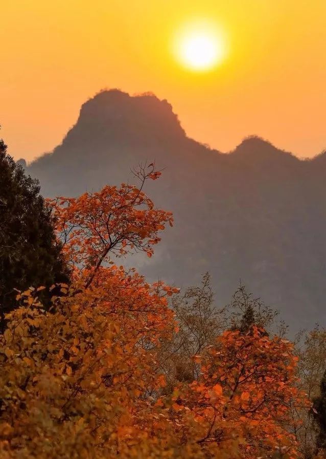 狼牙山镇|北京180公里处，有座英雄的山，这里风景美如画，秋色醉人！