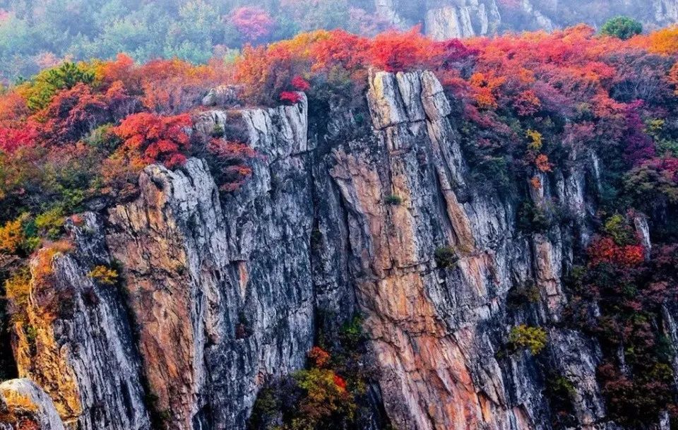 狼牙山镇|北京180公里处，有座英雄的山，这里风景美如画，秋色醉人！