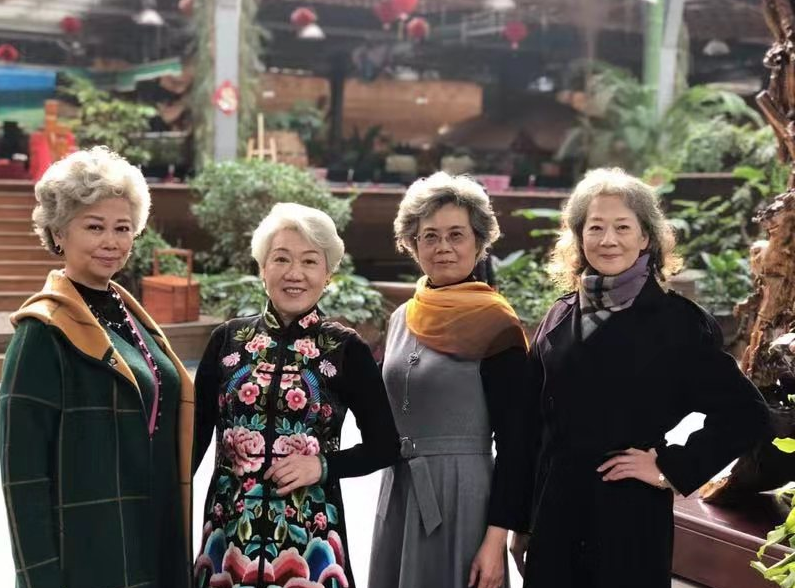 北京"银发闺蜜团"火了!四位奶奶级"网红"拿下热搜第一