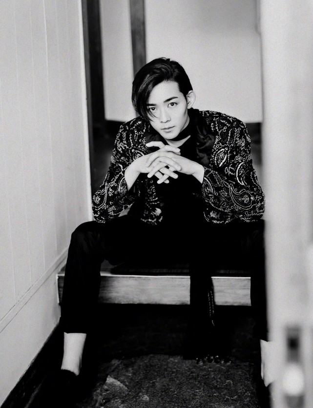 龙星凉近日现身上海,这样高帅高帅的小哥哥是你们喜欢的吗