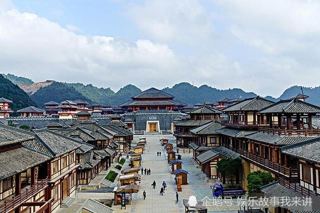 贵州都匀的秦汉影视城,位于贵州黔南州首府都匀市,距离市区大约十公里