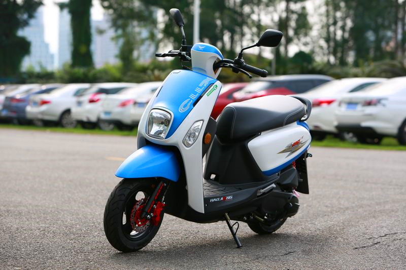 豪江现代风小踏板,5.5kw引擎德尔福电喷,满足代步,国四