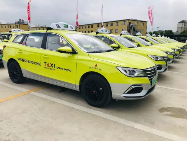 "豆绿色"新能源出租车今起亮相上海街头