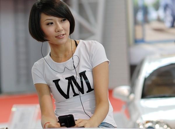 中国版旺达!李建滨妻子:先称裁判判罚有问题,又喊球迷为键盘侠