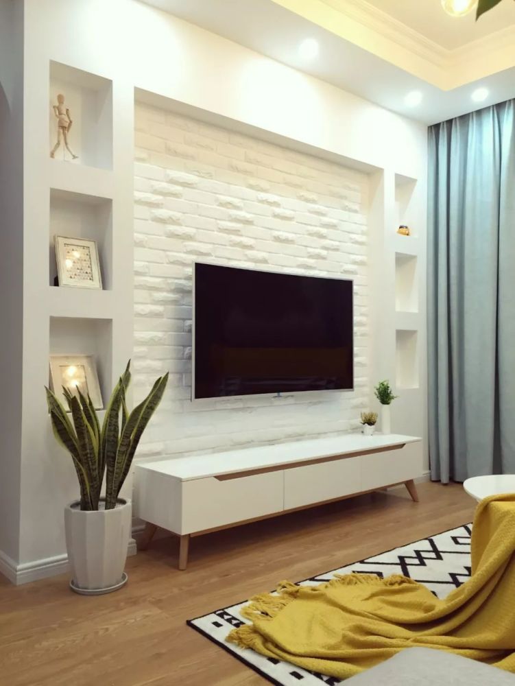 小户型做简单的电视背景墙,让客厅看起来更舒适