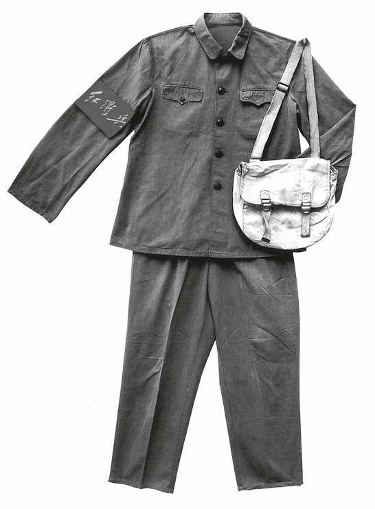 60年代除了大饥荒,还有把父母逼疯的喇叭裤,透视装的确良