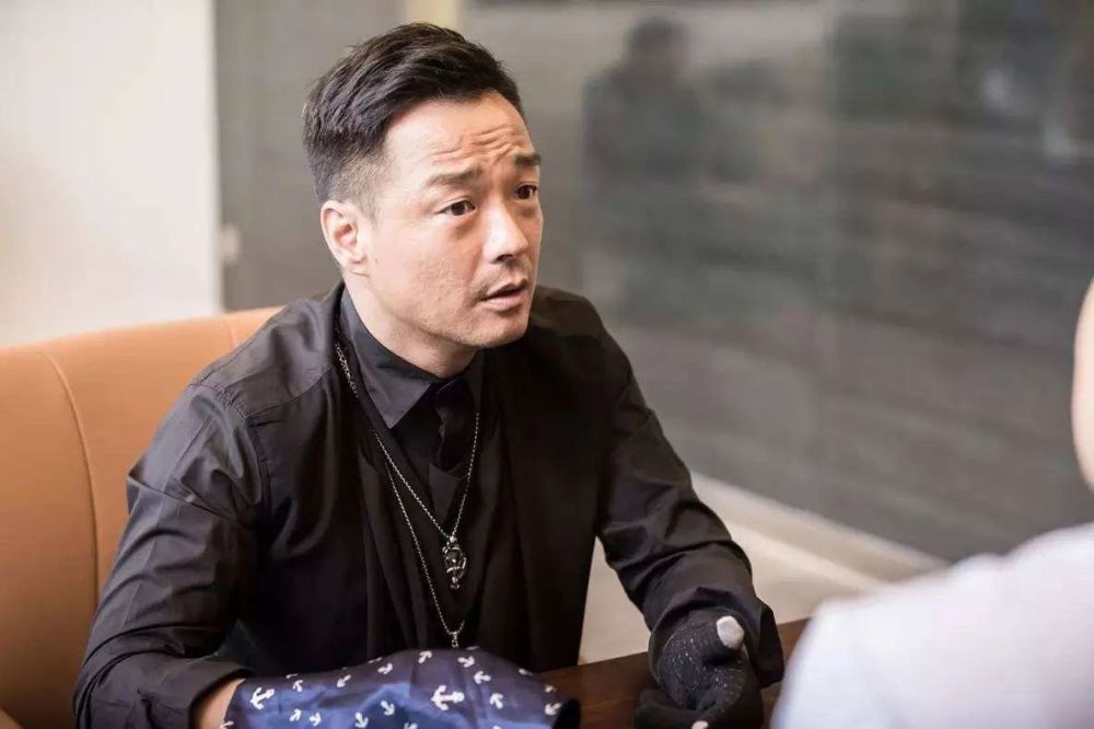 他曾是香港警队之光,如今拍片抹黑警察…这个tvb艺人彻底糊了