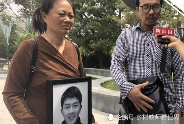 谢雕和周凯旋,原本是同窗好友,两个人高中一个班里读书!