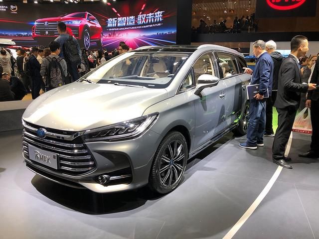 众泰首款mpv车型m900首度曝光,外观酷似丰田埃尔法