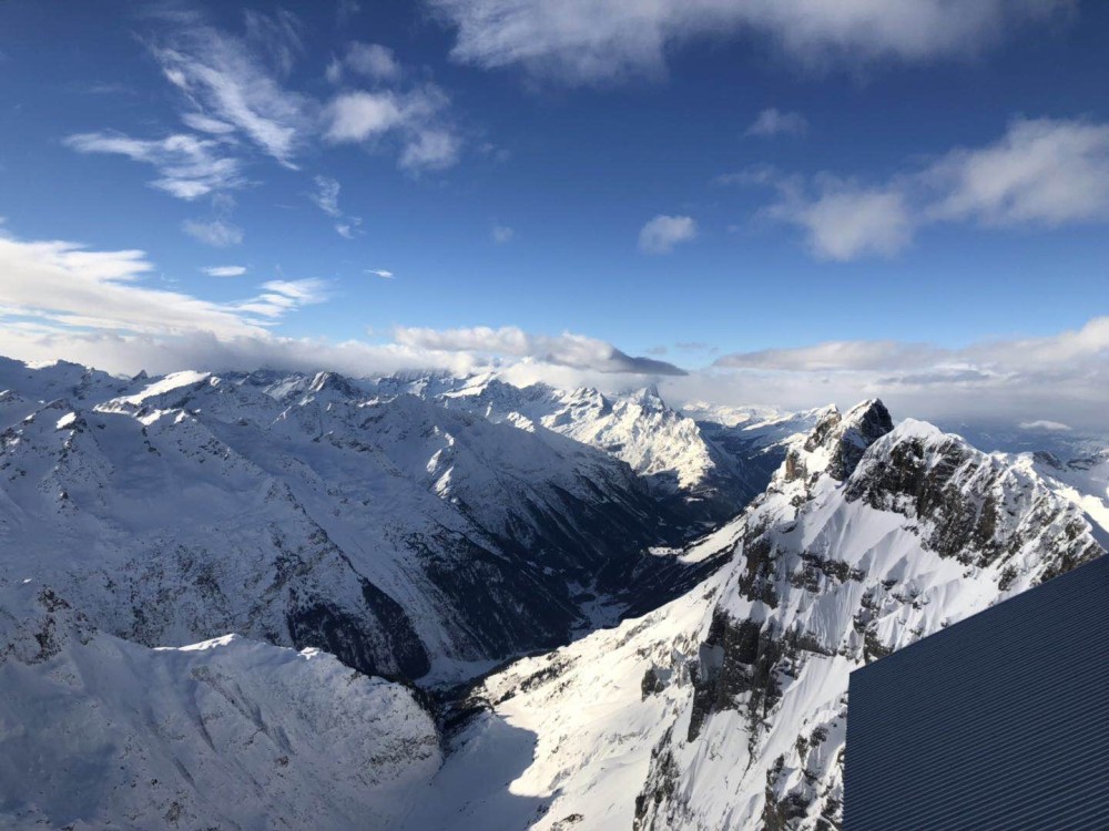 美国证监会对中概股表态 信任危机下的中概股该不该回避 腾讯新闻
