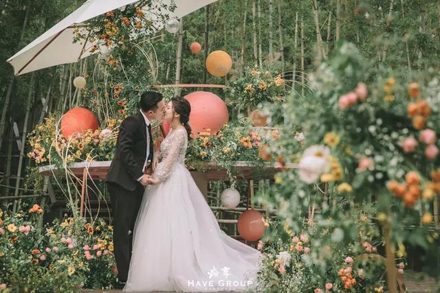 这场婚礼 在竹林里造出了一个梦幻花园