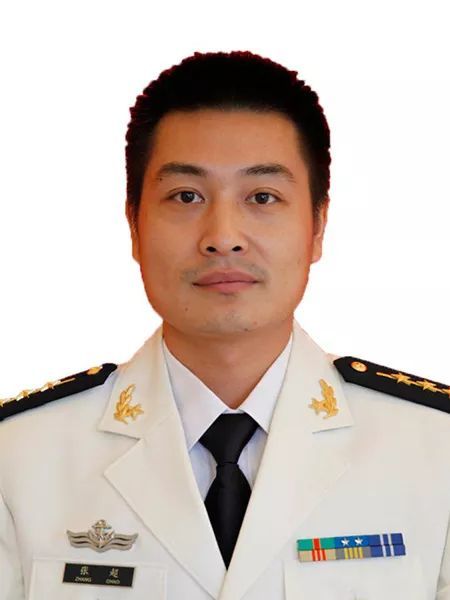 半月谈评论:致敬英雄,接续奋斗!