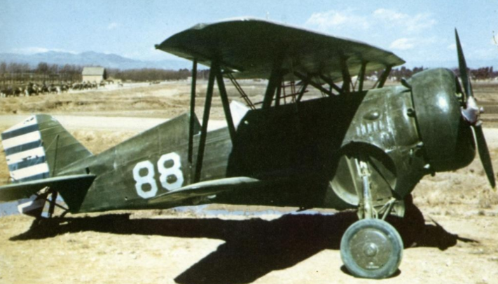 (图片说明,早期中国空军主力霍克3美制战斗机)