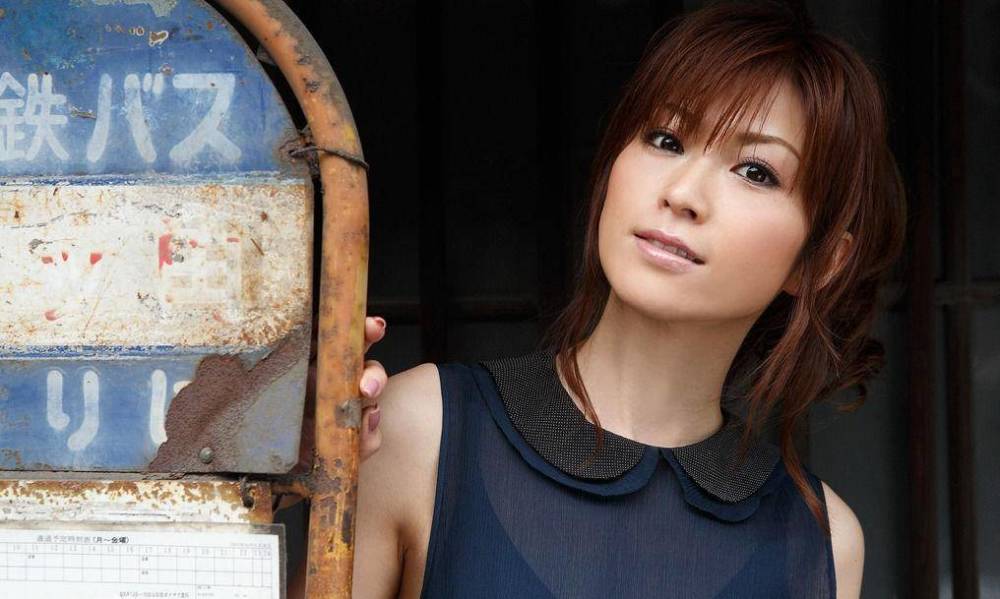 一婚嫁帅气男演员 二婚嫁小6岁足球运动员 如今44岁婚姻幸福