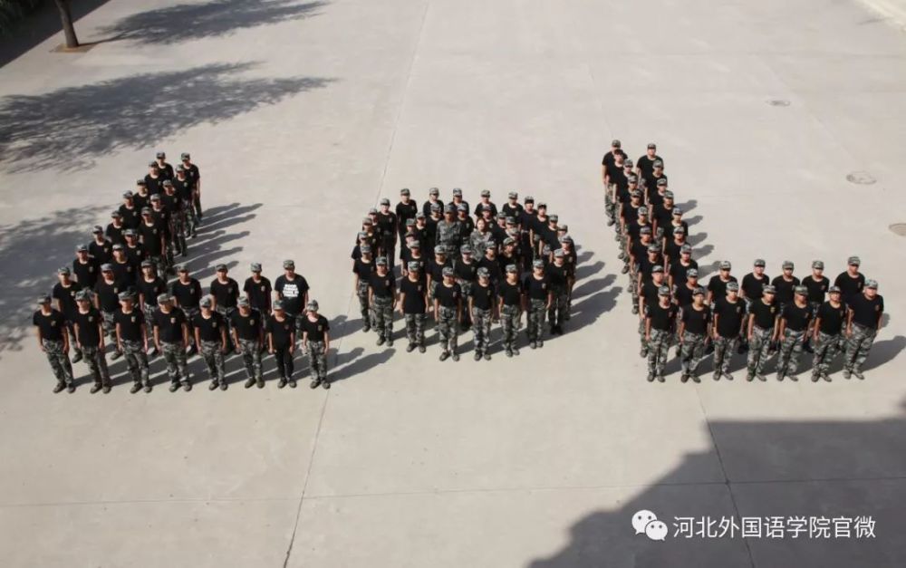 级本科新生军训创意连队大片来袭 先睹为快 腾讯新闻
