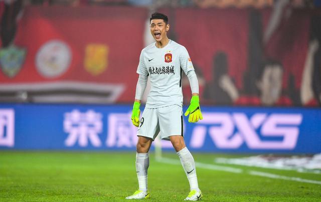 "圣曾诚"再现,这场比赛恒大门神至少扑出了3粒必进之球