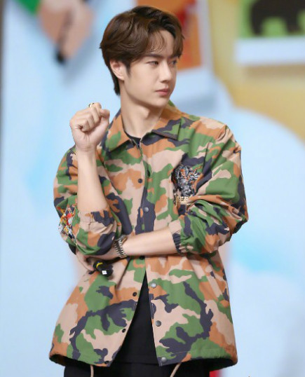 王一博的身材有多好?当他在节目中穿泳衣时,网友:真是深藏不露