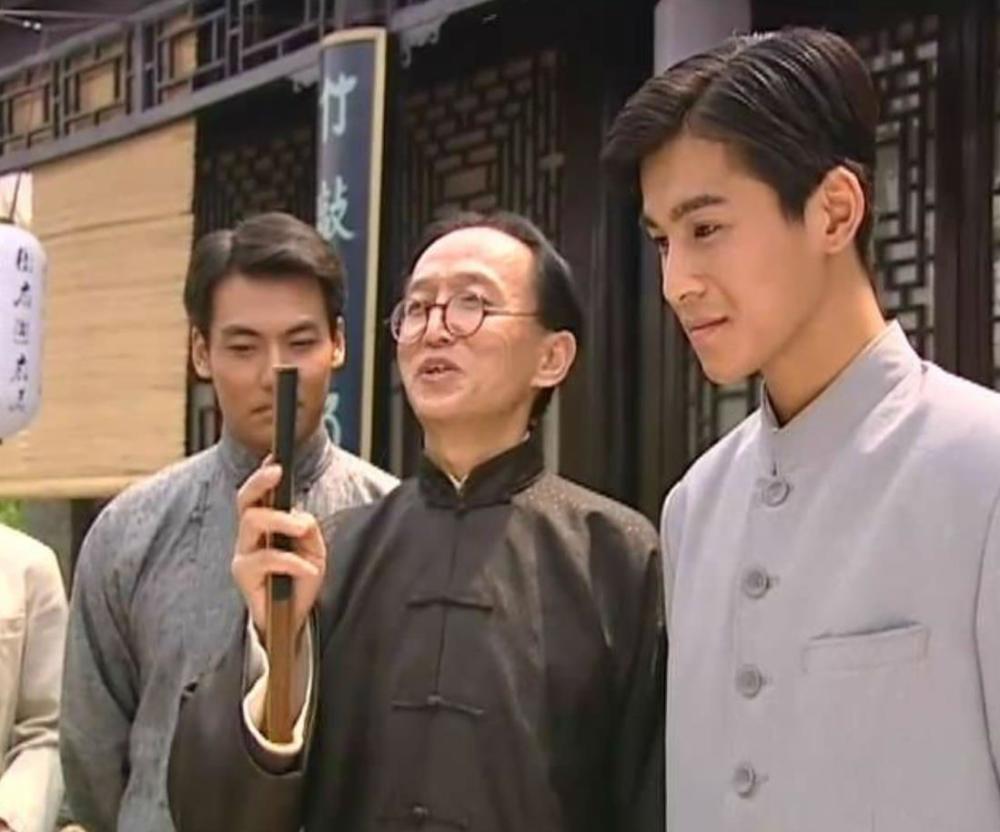 金粉世家当配角的演员如今都红了刘亦菲上榜他成古装男神