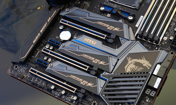 解放三代锐龙,这款微星的x570主板强不强?强在哪?