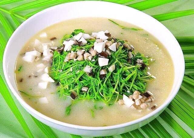 豆苗蘑菇汤