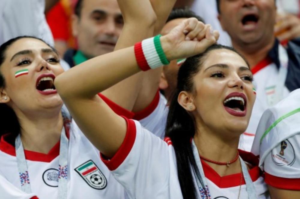 40年禁令终于被打破,伊朗女球迷被允许入场观看国际赛事