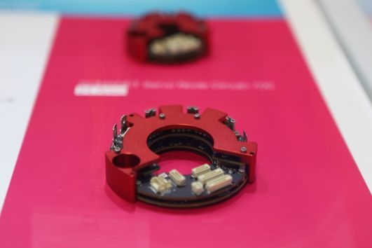 美军购大疆无人机装配突击队;俄太空机器人返回地球后无法启动