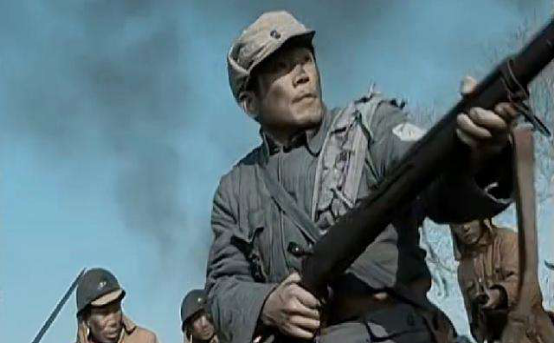 亮剑:同样是神枪手喜子,旧版血性汉子,新版不配当英雄!