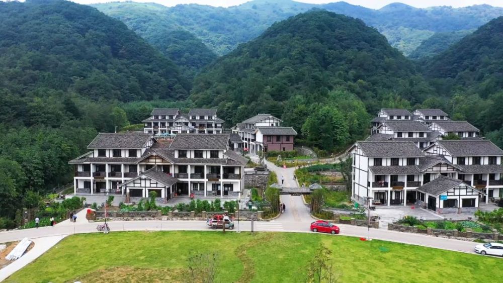 女皇故里的诗意与惊