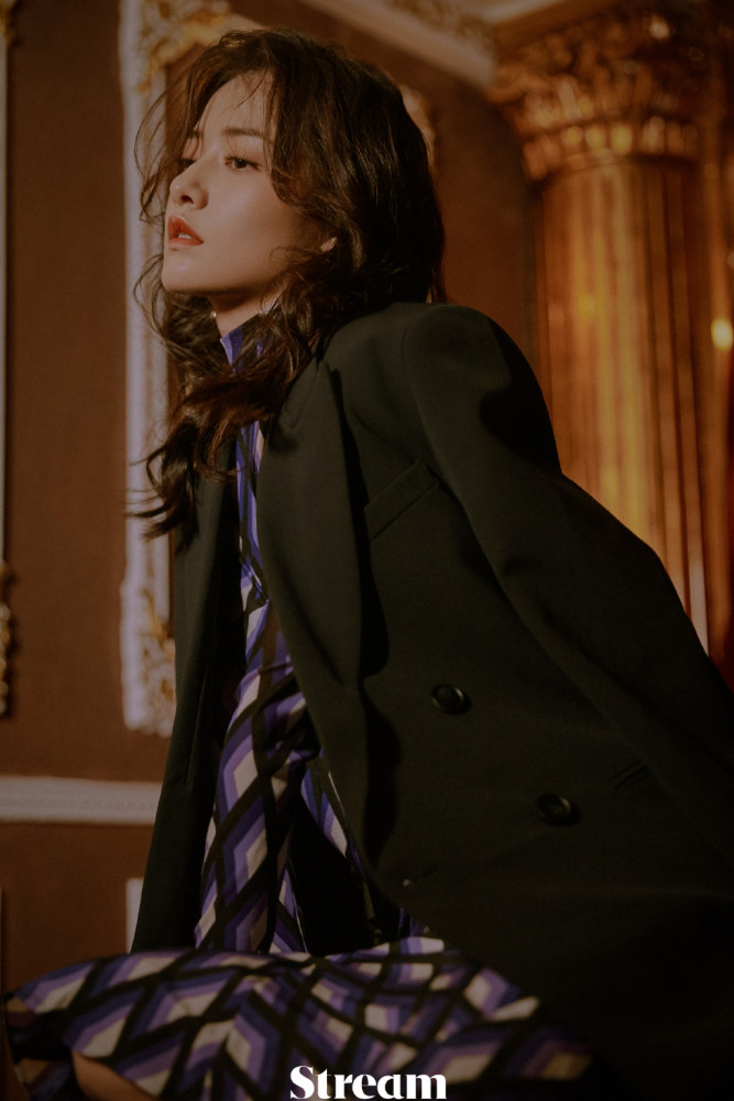 柴碧云复古时尚写真图片