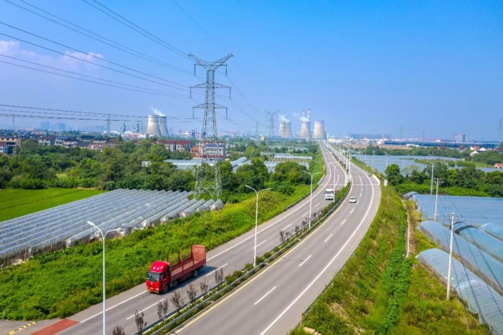 疏港公路串起长兴公铁水多式联运