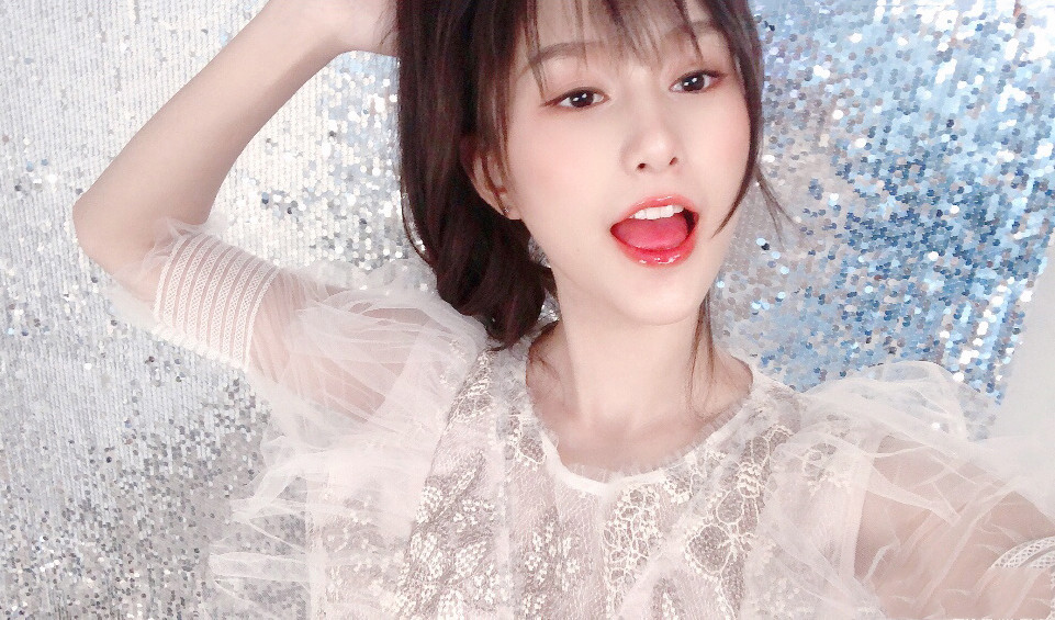 欧阳锋的绝技被发扬光大了!电影《蛤蟆神功》定档,女主角好美