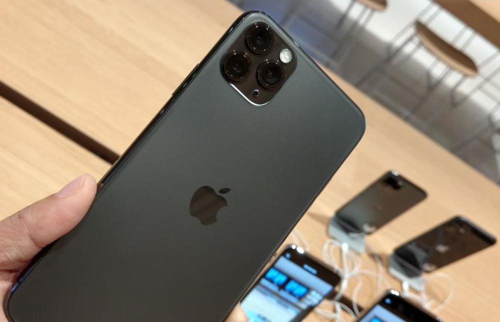 iphone11pro機身拆解:電池下面隱藏神秘零件