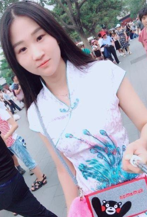 不过梦泪女朋友跟梦泪在一起可不是因为红包,要知道两个人应该是很早