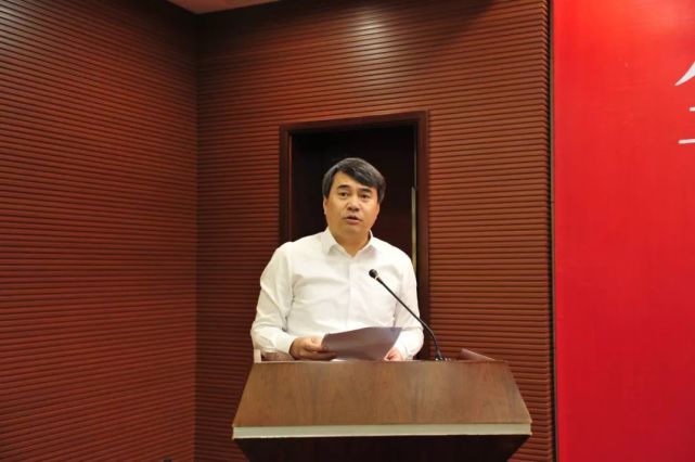 交  流  发  言市城管局局长,城管委办公室主任严国强回顾总结了今年