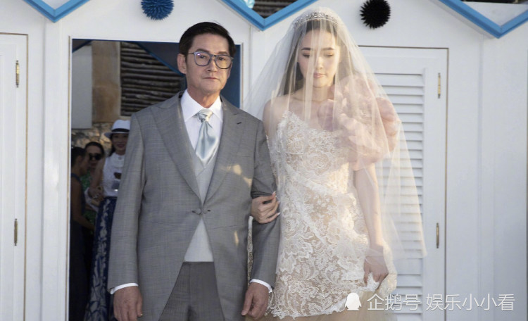 向佐、郭碧婷结婚现场照曝光,萧敬腾唱婚礼歌曲
