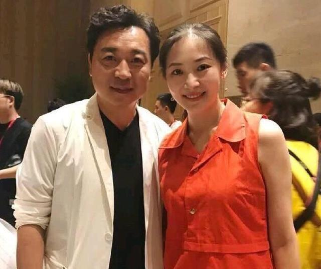 曲栅栅自曝不后悔嫁给黄海波,并爆料黄海波准备自己做导演