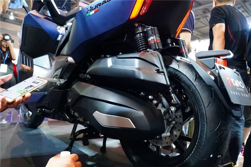 台荣400大踏板亮相,还有去年的好看妹子