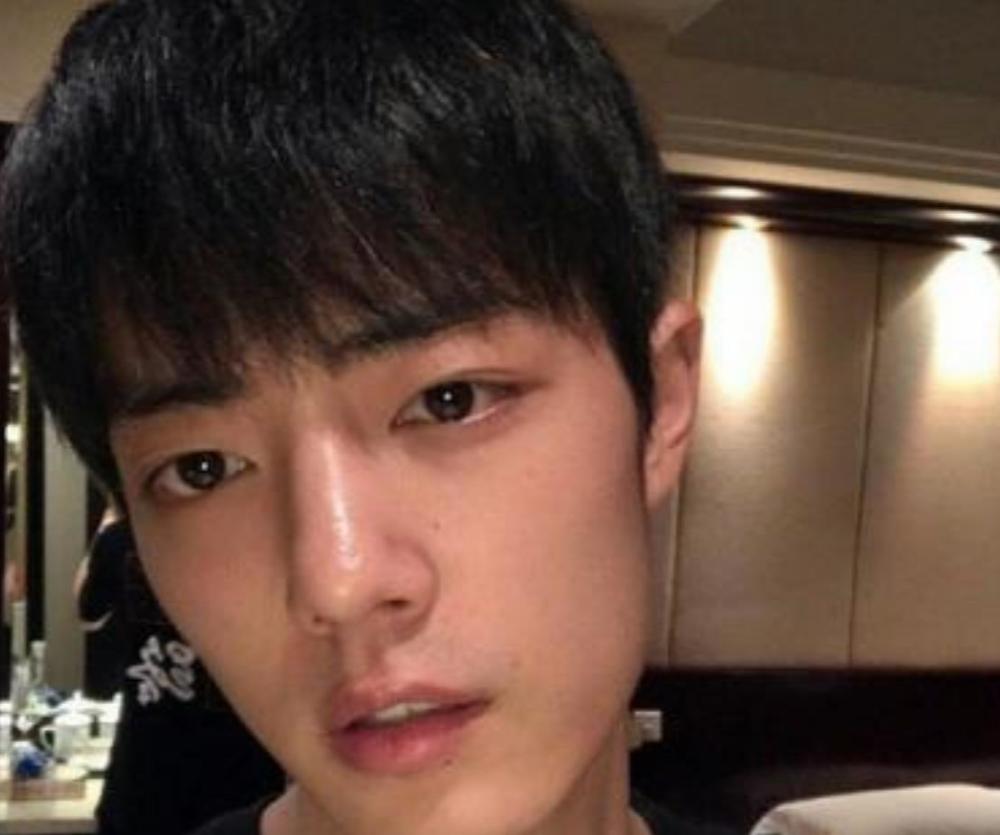 男星经不起素颜考验?李现硬朗,肖战帅气,最后一位已过颜值巅峰